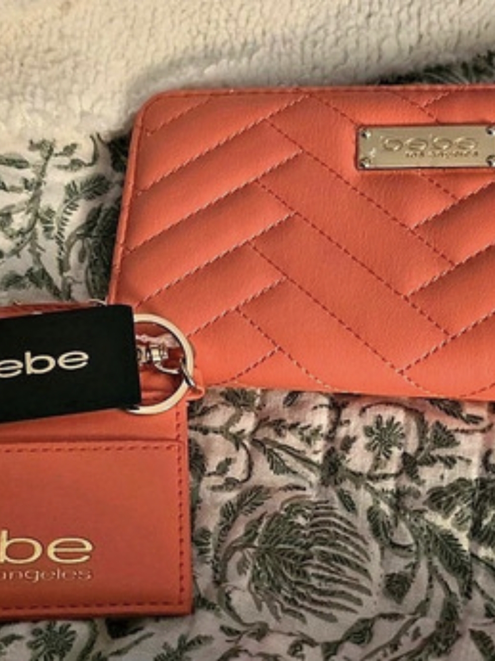 bebe Quilted Wristlet Wallet in Orange Like New - Picture 7 of 7